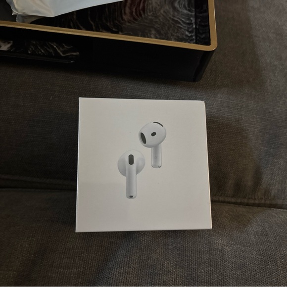 Apple AirPods Wireless Earbuds